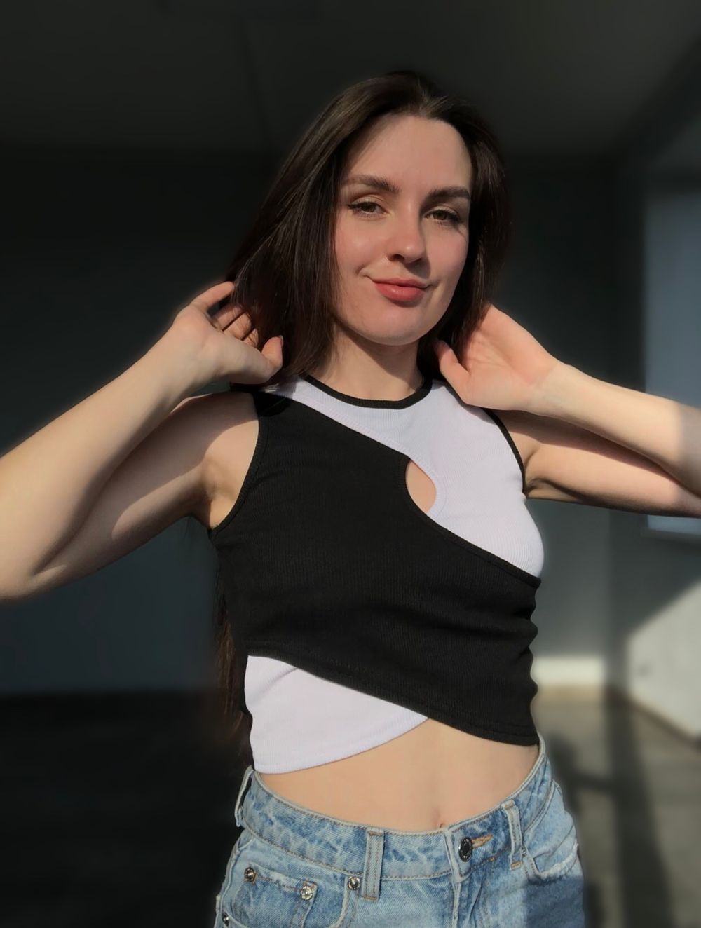 Комбінований топ з вирізом