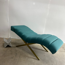 Анатомическая кушетка Mark 555-07 с подголовником и поперечной прошивкой для лашмейкеров и бровистов