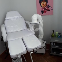 Педикюрно-косметологічна кушетка 240