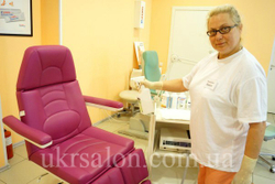 Педикюрно-косметологическое кресло FUT-PROFI-1