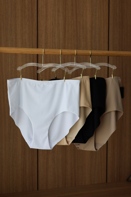 Моншадағы орыс ауылының жұптары арасындағы секс