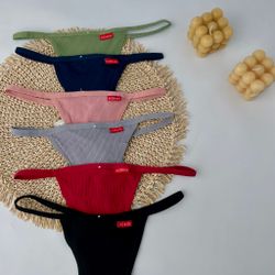 Зручні стрінги на тонкій резинці