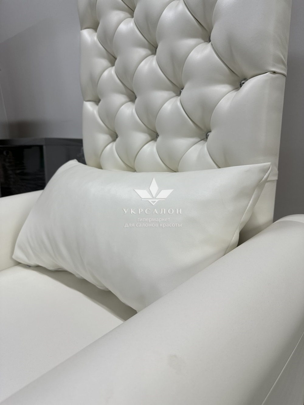 Педикюрне крісло KP-02