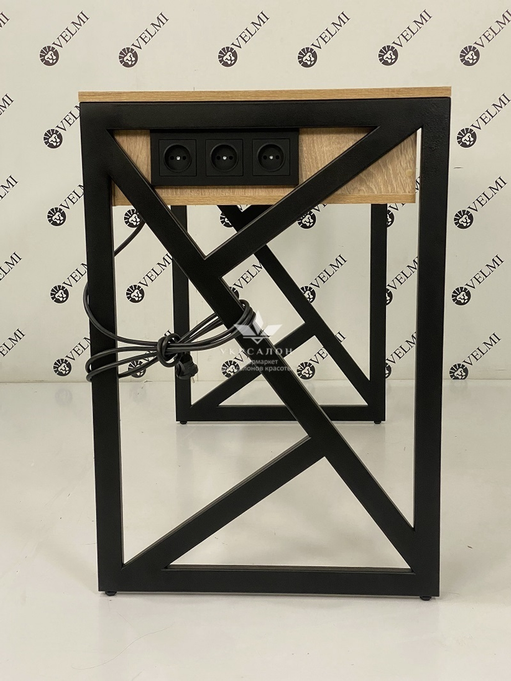 Манікюрний стіл Oliver