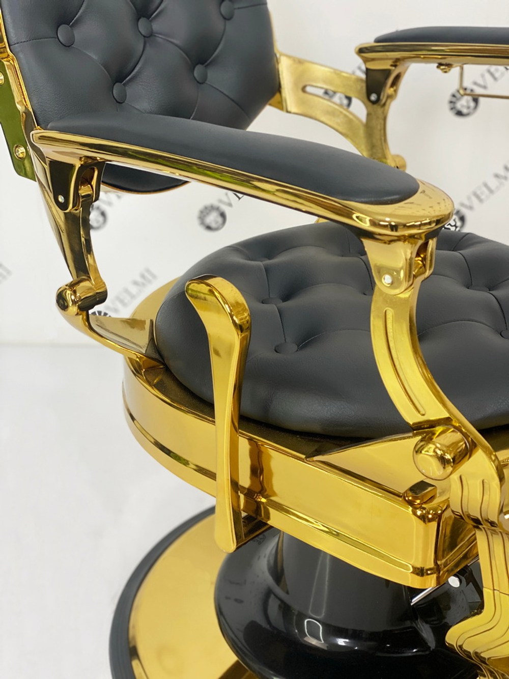 Парикмахерское кресло Barber Cardinal Gold