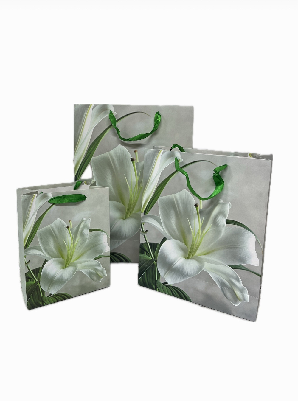 Набор подарочных пакетов с белыми лилиями — 3 штуки