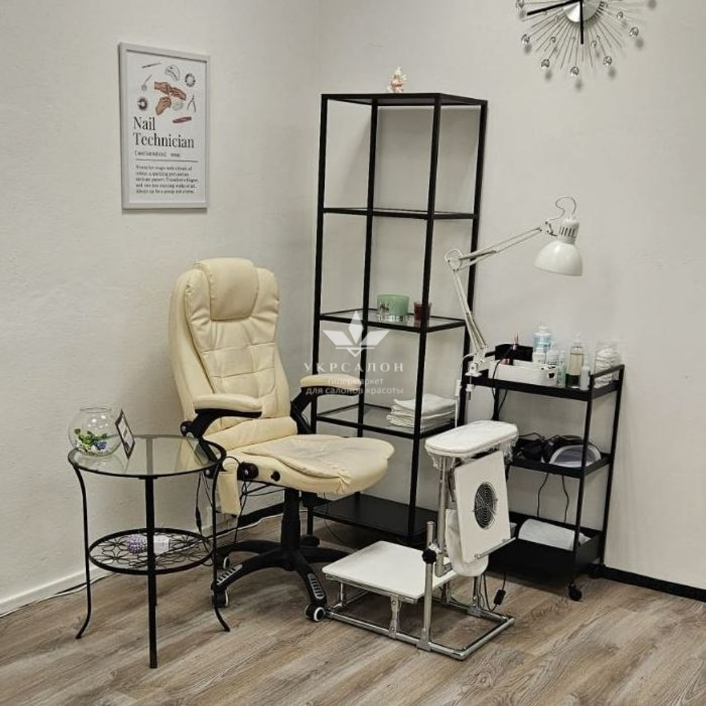 Вытяжка для педикюра с подставкой Tertio