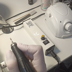 Повербанк с функцией подключения ручки фрезера Power Station PS30-6K/F Nailtronic