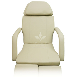 Педикюрно-косметологічне крісло 235