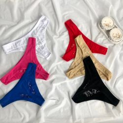 Стрінги з мереживом по центру