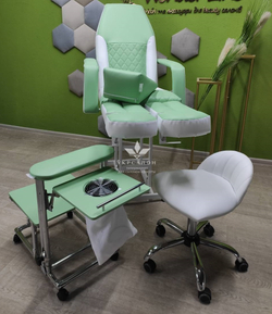 Педикюрное кресло с подставкой и вытяжкой Tertio, клином и стульчиком