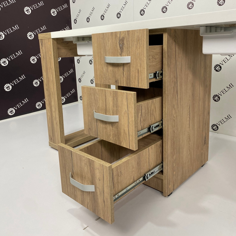 Манікюрний стіл Grand