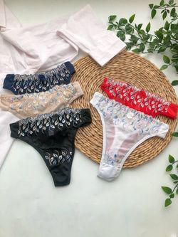 Стринги с сеточкой и цветочками