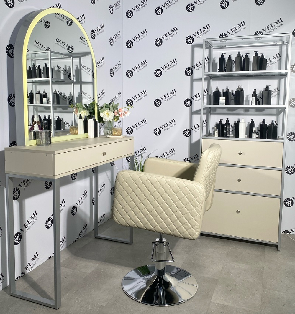 Витрина для салона красоты Iris