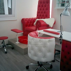 Педикюрное крісло трон queen