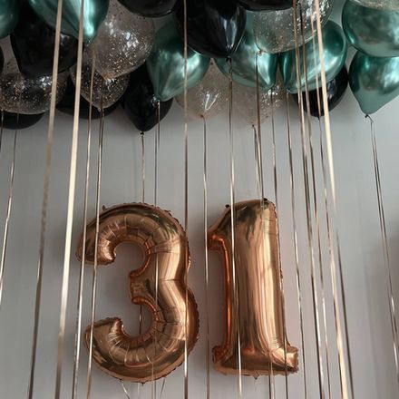 Шарики с гелием с цифрами: зеленые, черные, золотые