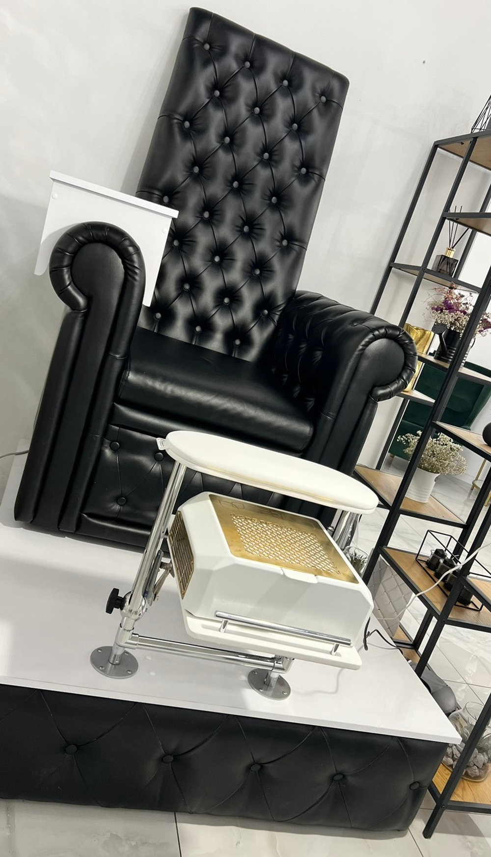 Педикюрное крісло трон queen