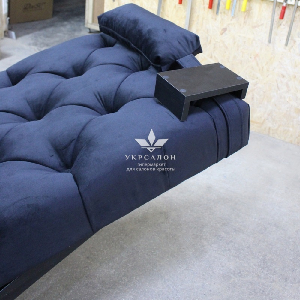 Анатомическая кушетка Mark 555-08 с пуговицами для лашмейкеров и бровистов