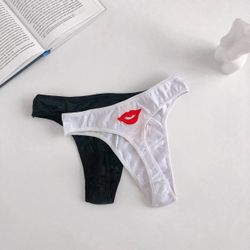 Стринги с вышивкой "губы"