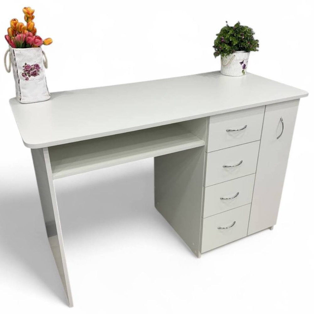 Маникюрный стол Master