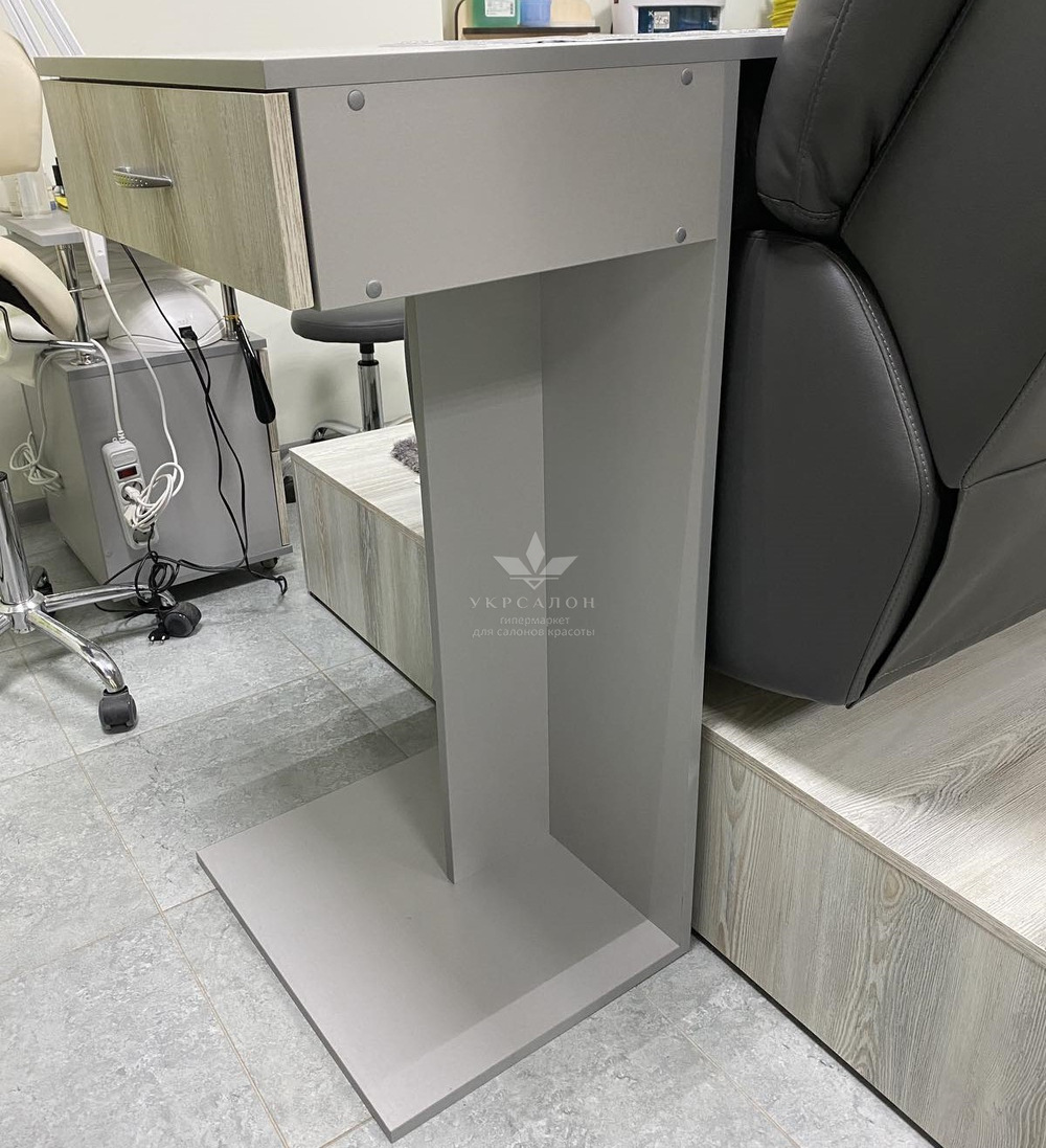 Столик Queen для експрес-манікюру