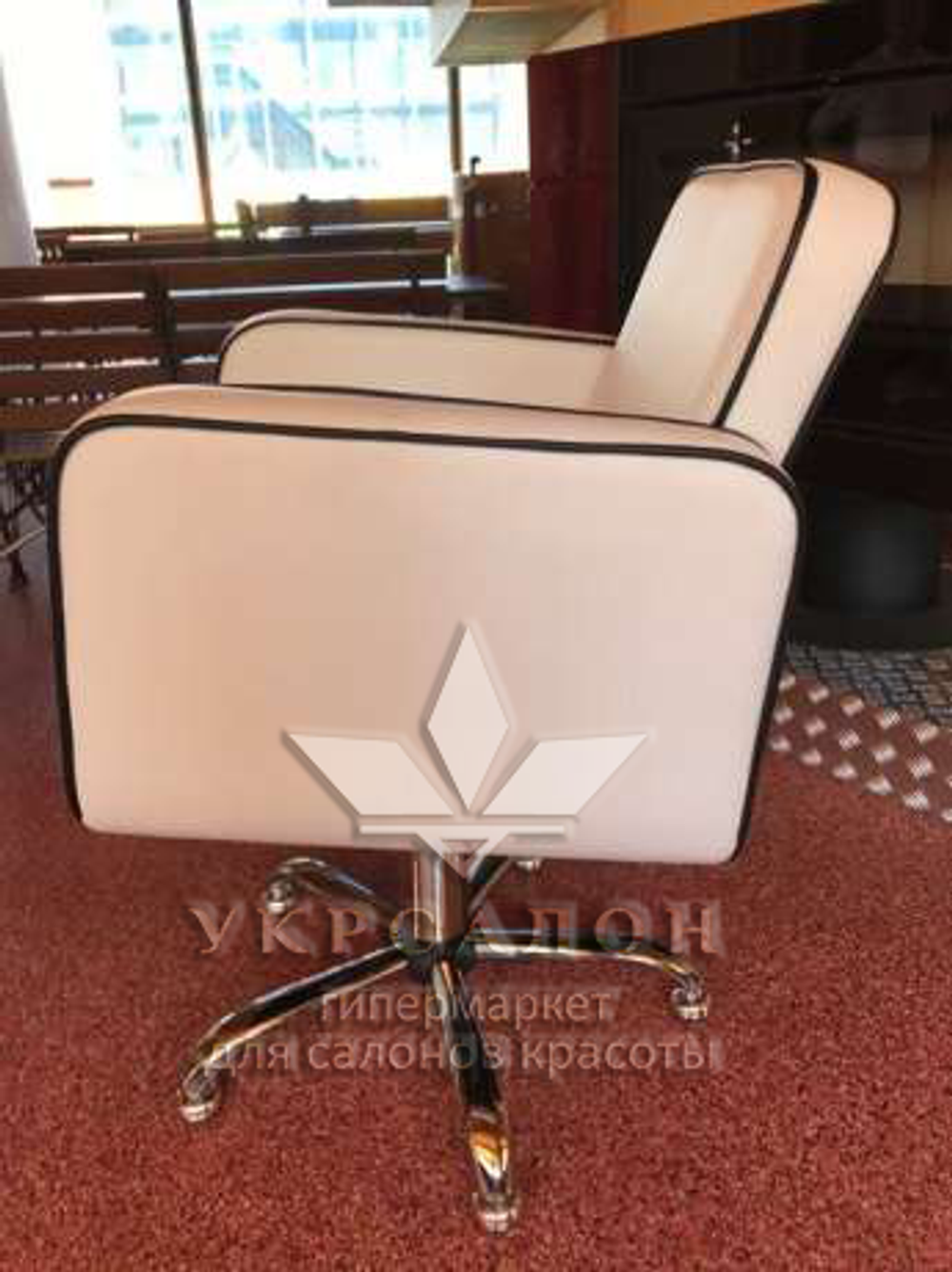 Крісло клієнта JUSTINE