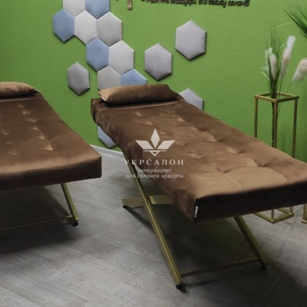 Косметологічна кушетка Tertio з регулюванням підголівника