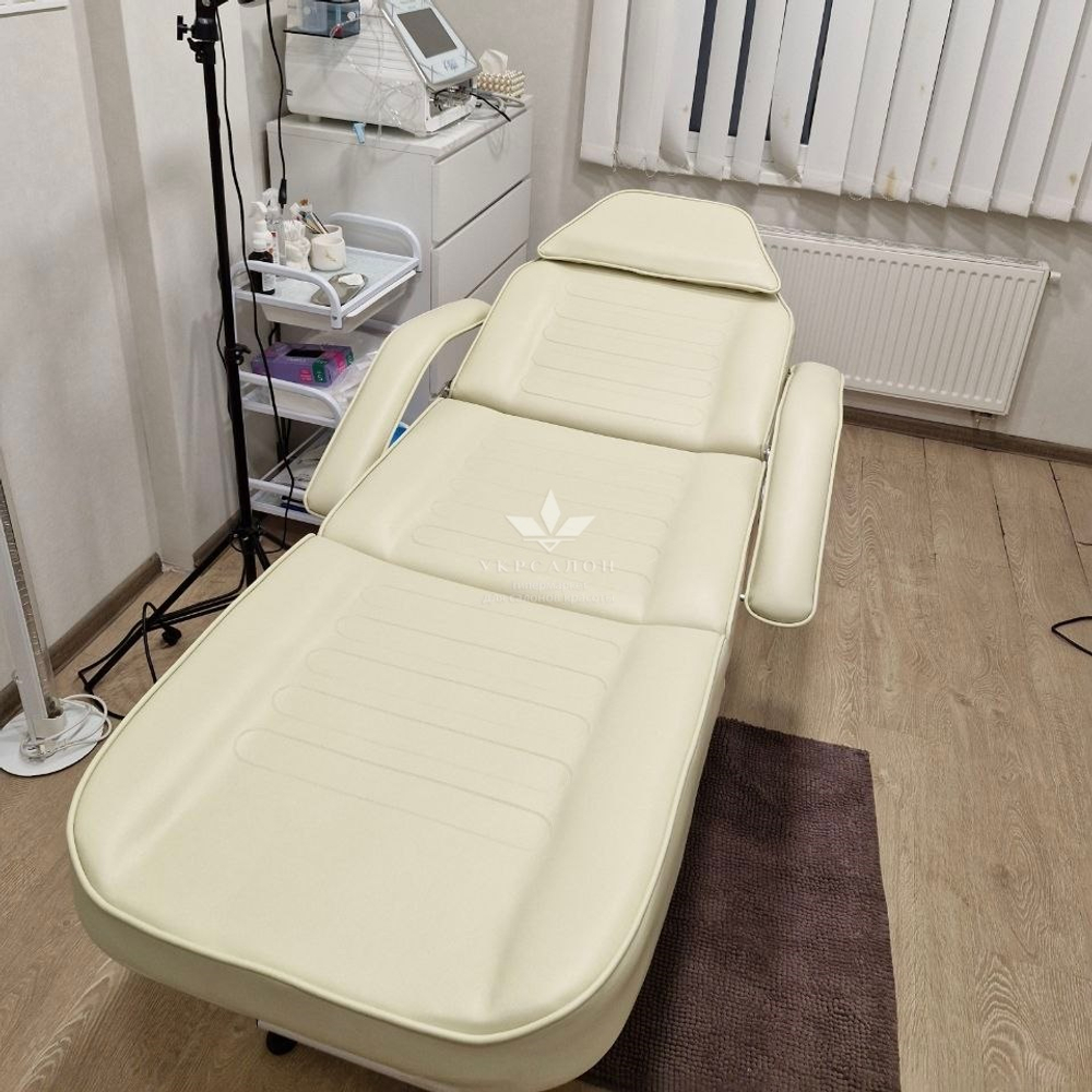 Кушетка косметологічна 202