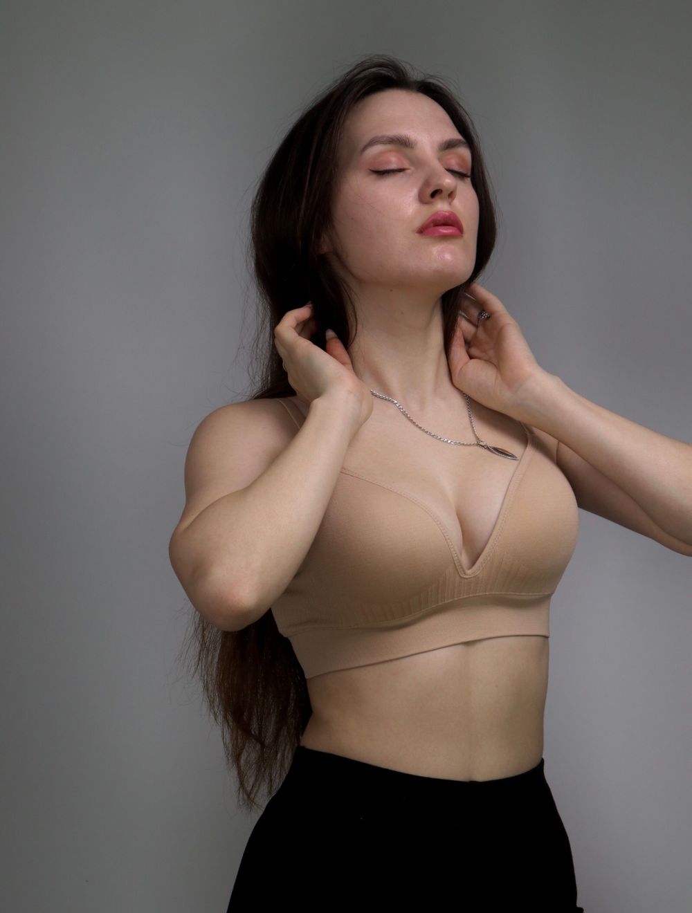 Топ-бюст гладенький