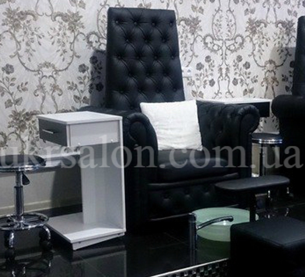 Столик Queen для експрес-манікюру