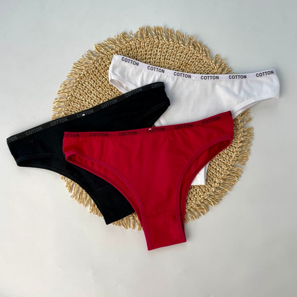 Американки з написом на резинці