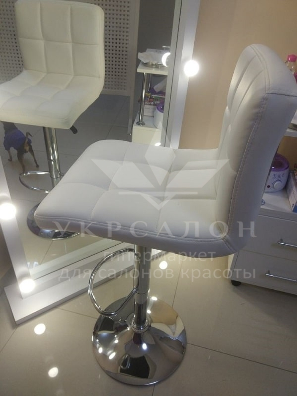 Стульчик для визажа Lion