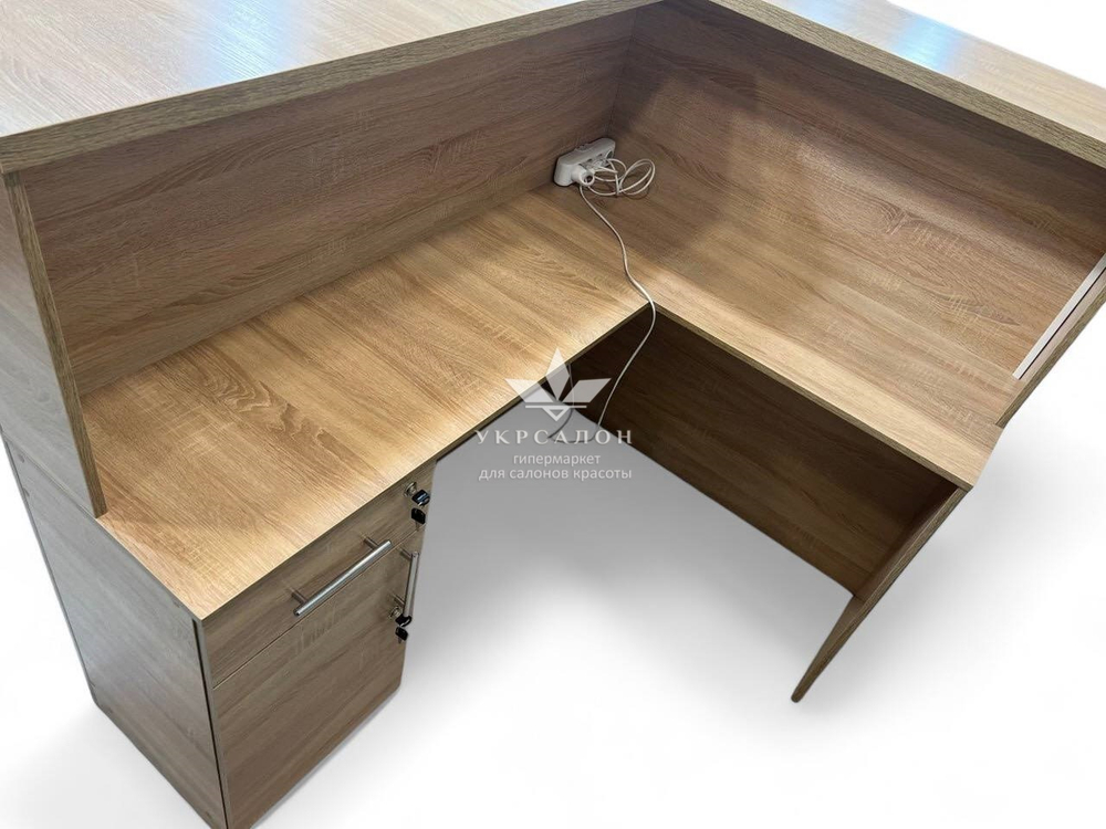 Адміністративна стійка Loft з підсвічуванням