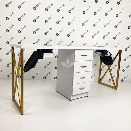 Манікюрний стіл Zevs