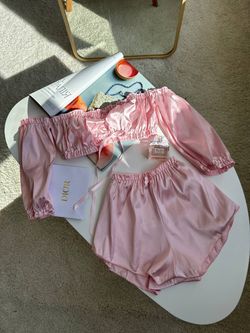 Атласна піжама