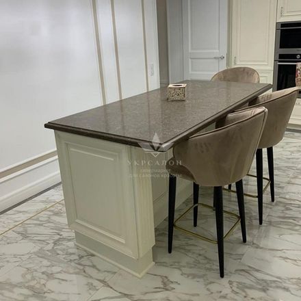 Стілець для візажу Komo