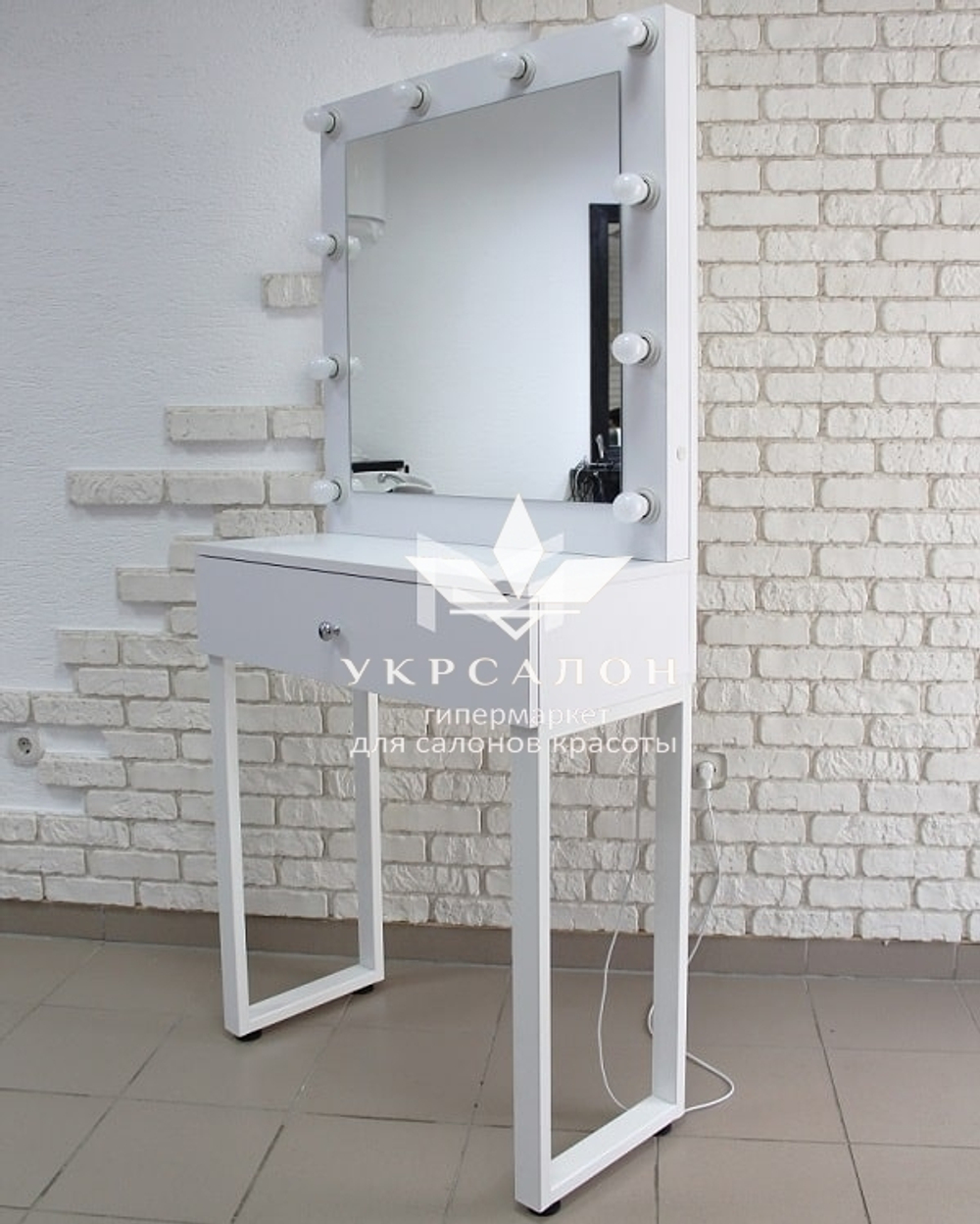 Рабочее место парикмахера-визажиста Alita