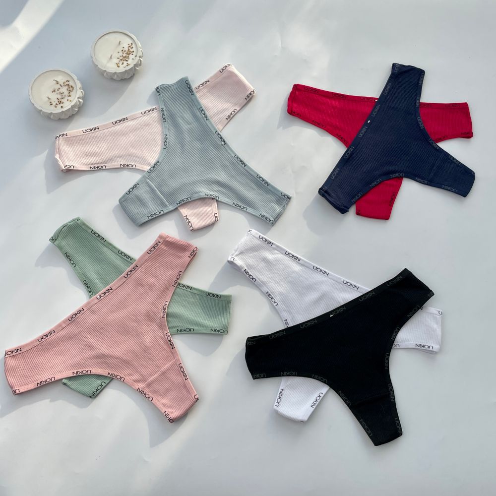 Стрінги з написами