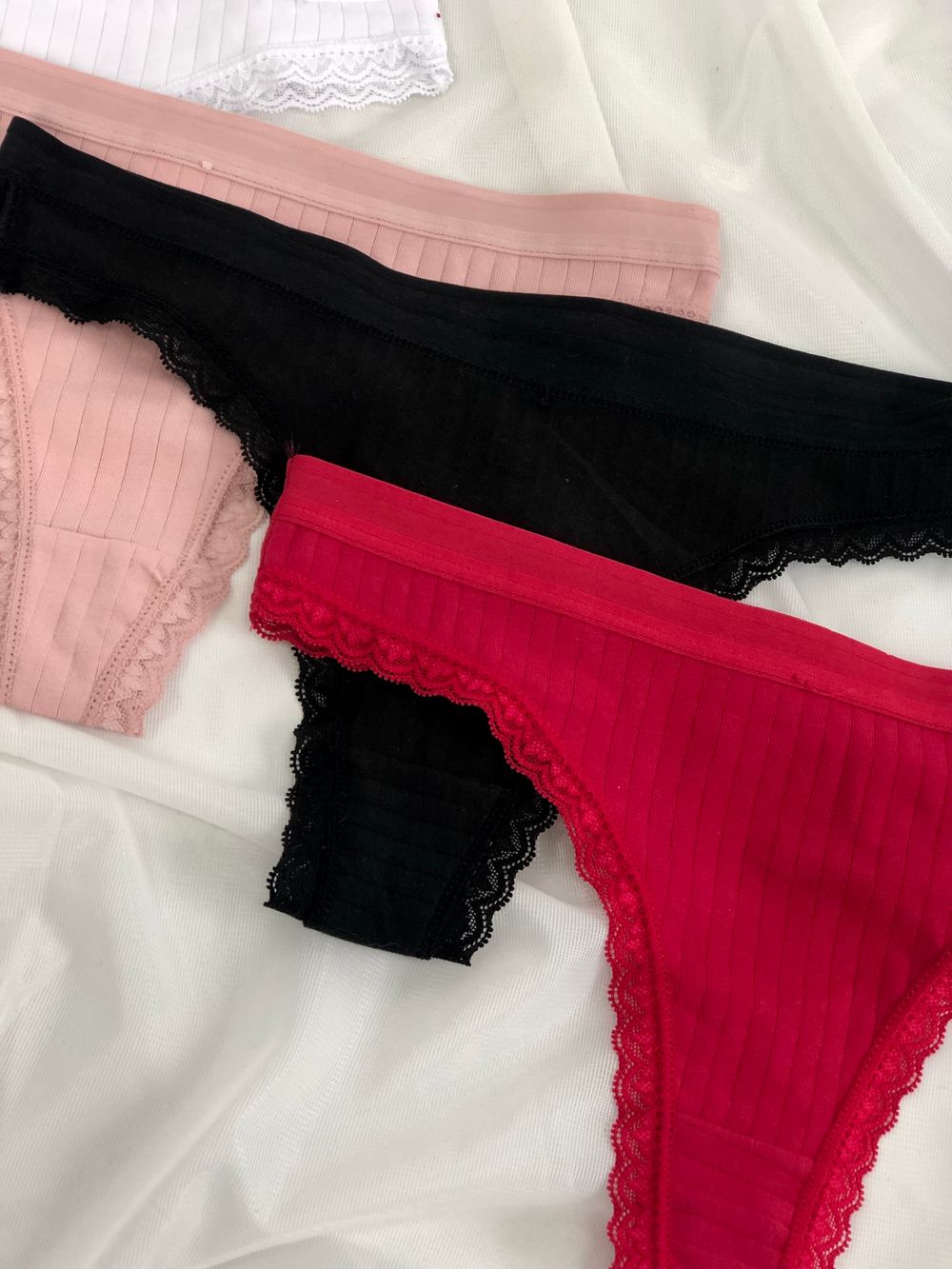 Стрінги в рубчик на широкій резинці