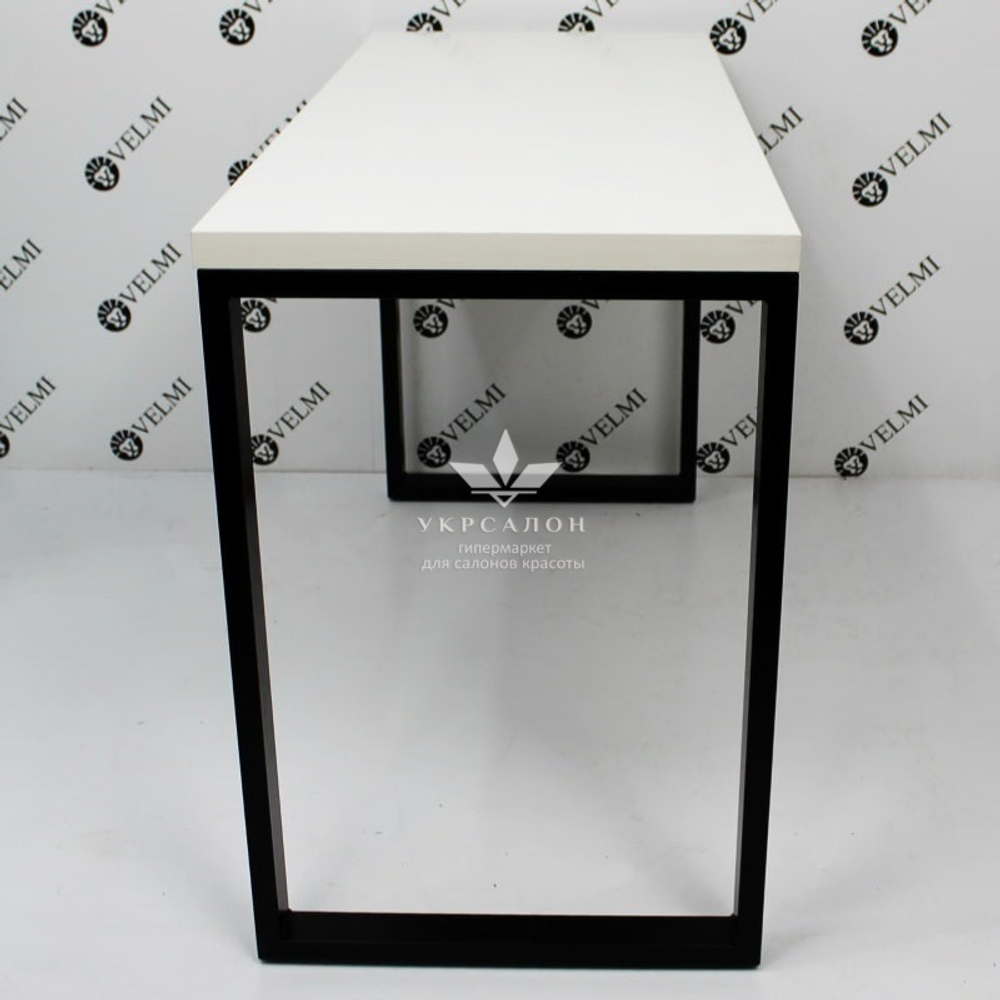 Манікюрний стіл Alison