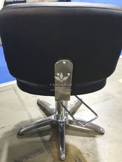 Парикмахерское кресло Livian