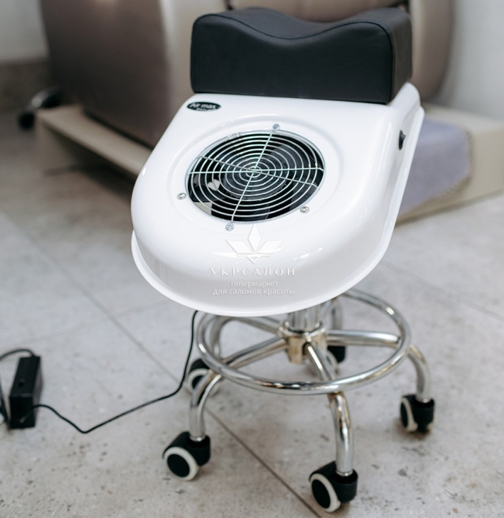 Педикюрна витяжка AirMax V 8 Pro на колесах