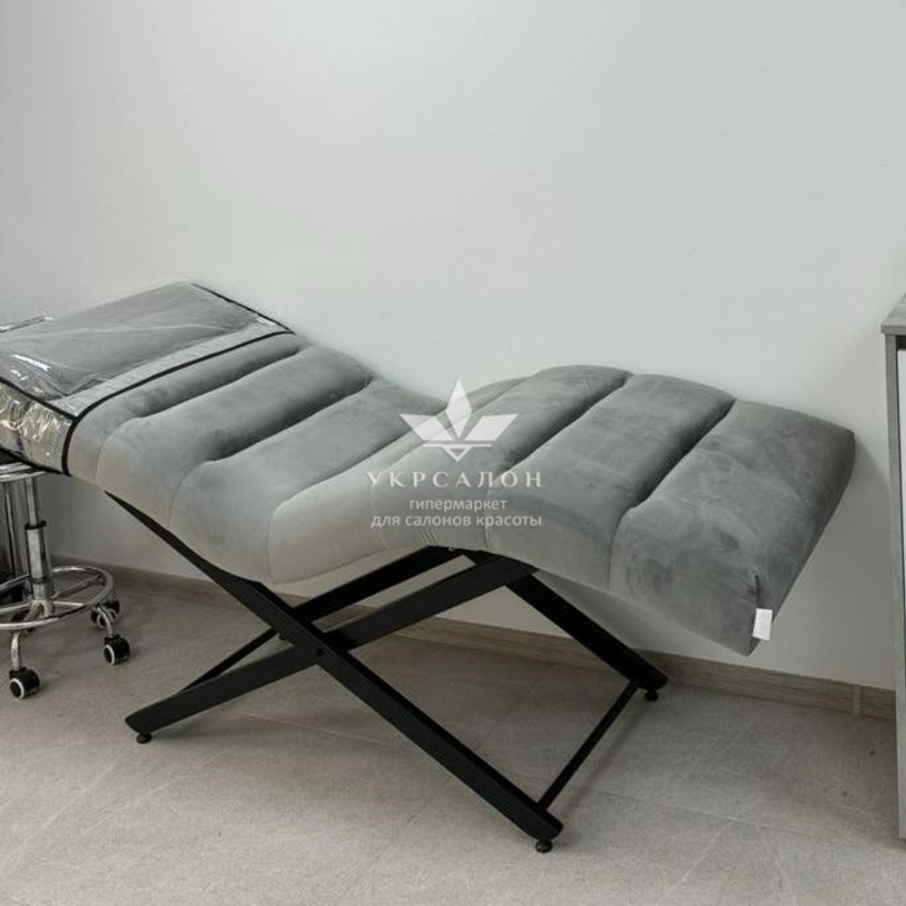Анатомическая кушетка Tertio Black с поперечной прошивкой и подголовником для лашмейкеров и бровистов