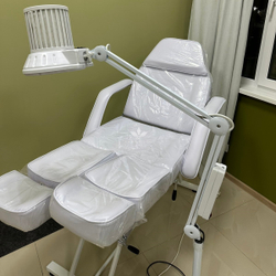 Педикюрно-косметологическая кушетка 240