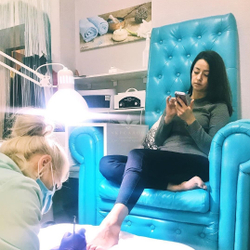 Педикюрное крісло трон queen