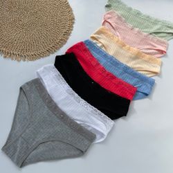 Сліпи з мереживним поясом