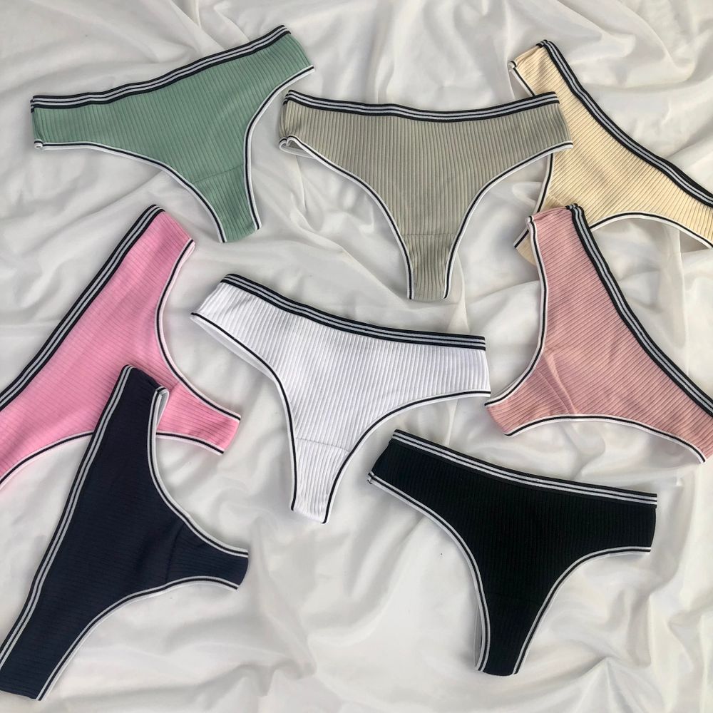 Стрінги в рубчик