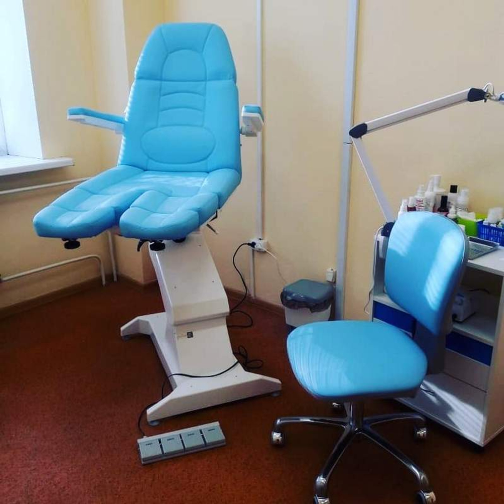 Педикюрно-косметологическое кресло FUT-PROFI-2