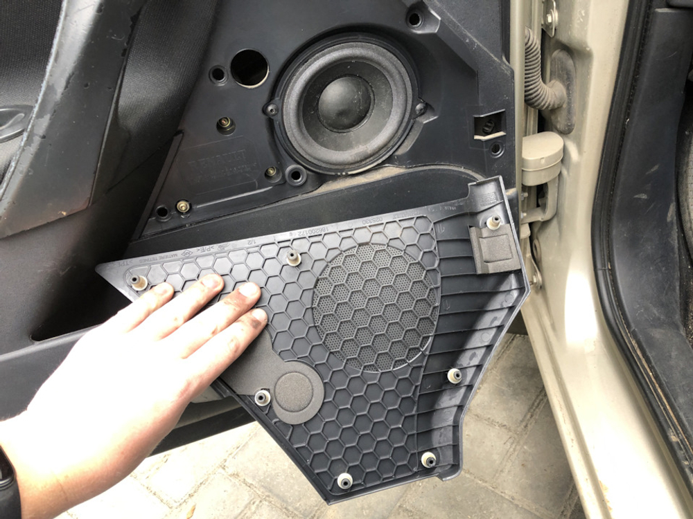 Komplet Zvučnika za Renault Megane 2 (II)