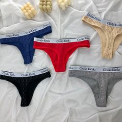 Стрінги в крапочку